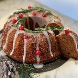 Eine festliche Weihnachts-Gugelhupf-Torte