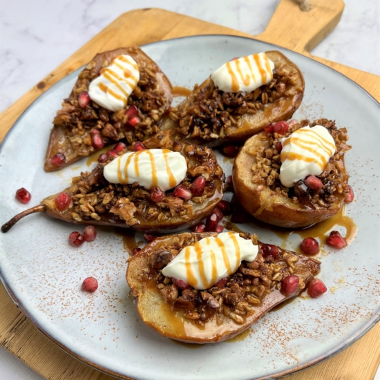 Peren crumble met karamelsaus